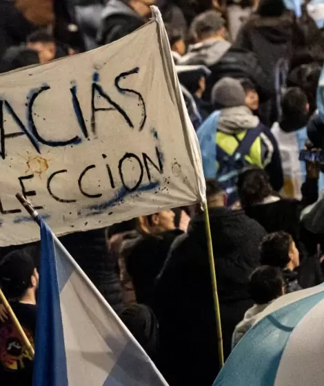 As� fue el recibimiento de la Scaloneta en Ezeiza