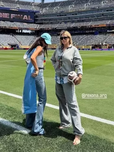 Wanda Nara en el Mundial con su hermana, Zaira Nara
