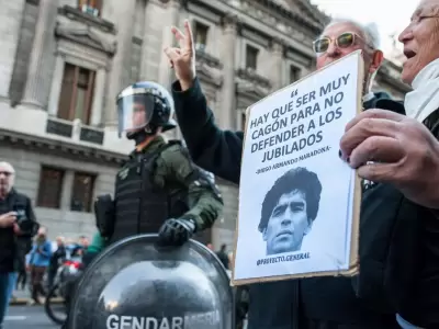 "Hay que ser muy cag�n para no defender a los jubilados"