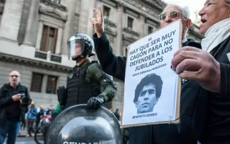 "Hay que ser muy cag�n para no defender a los jubilados"