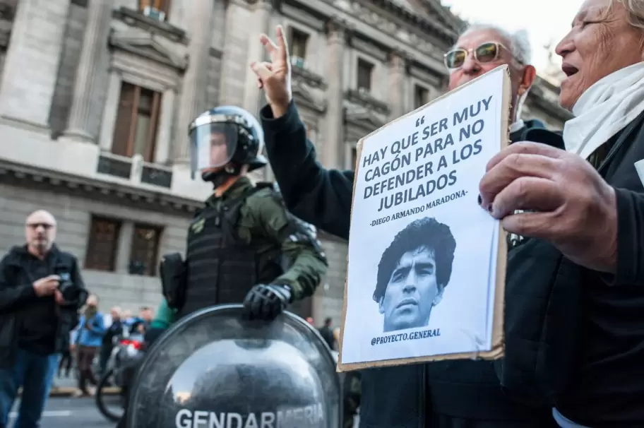 "Hay que ser muy cag�n para no defender a los jubilados"