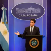 Ravier intent� despegarse de la pol�mica por Malvinas, defendi� a Milei y qued� envuelto en un fuerte cruce con periodistas