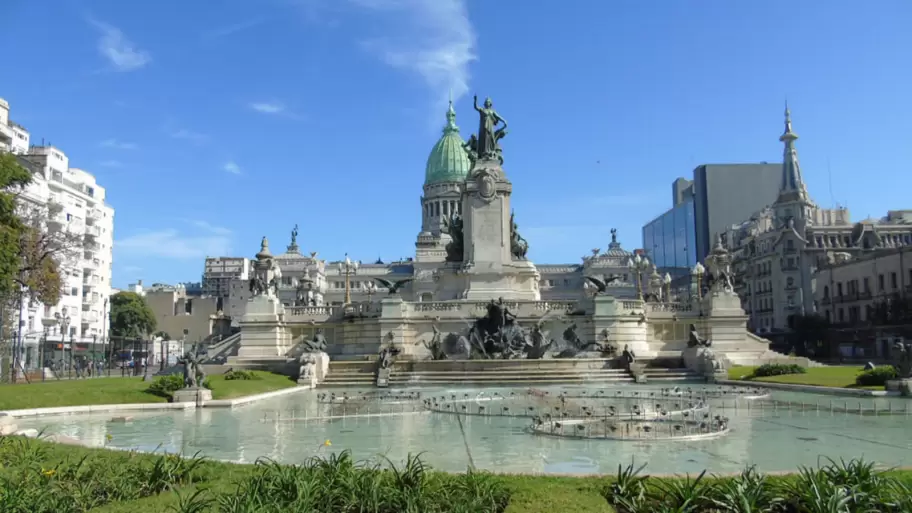 Jubilados y centrales obreras coparán la Plaza de los Dos Congresos