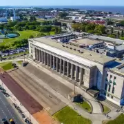 El Gobierno redobla su ofensiva contra los extranjeros y presiona para que las universidades comiencen a cobrarles