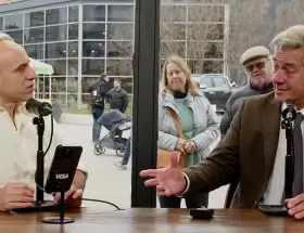 El presidente de la Sociedad Rural Argentina, Nicol�s Pino, defendi� la extranjerizaci�n de la tierra en una entrevista con Esteban Trebucq.