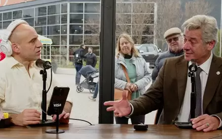 El presidente de la Sociedad Rural Argentina, Nicol�s Pino, defendi� la extranjerizaci�n de la tierra en una entrevista con Esteban Trebucq.