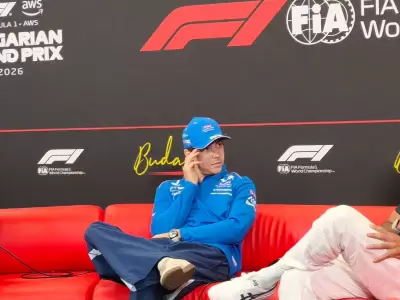 Tras la Final del Mundial en la que Espa�a venci� a Argentina pusieron en la conferencia de prensa a Fernando Alonso, Franco Colapinto y Carlos Sainz.