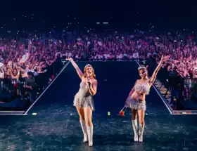 "Amigas del Coraz�n" tour