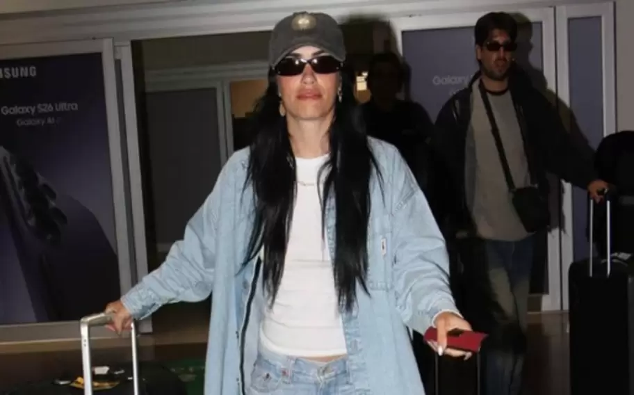 Lali Esp�sito lleg� a Ezeiza