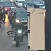 Video impactante: un polic�a mat� a un motochorro de 17 a�os que quiso robarle la moto