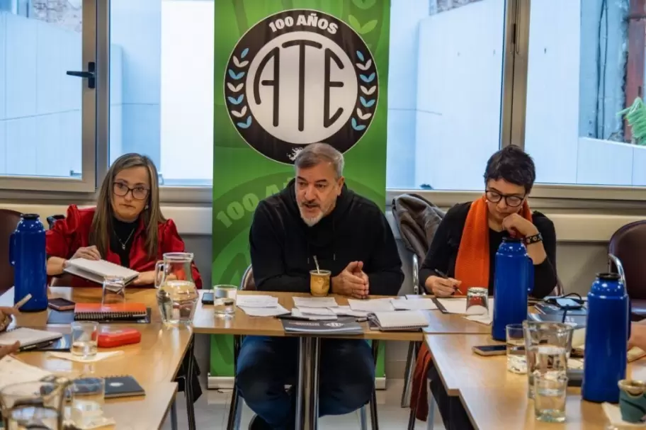 ATE redobla la confrontaci�n con Milei y convoca a un paro nacional