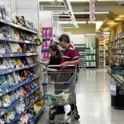 Pese a la desaceleración de la inflación, el consumo sigue en caída: por qué el alivio aún no llega al bolsillo