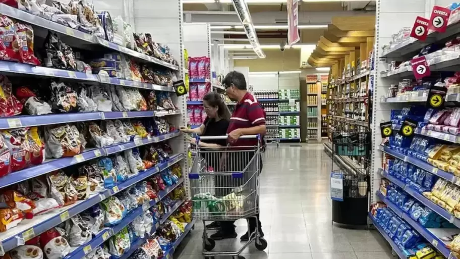 Pese a la desaceleración de la inflación, el consumo sigue en caída