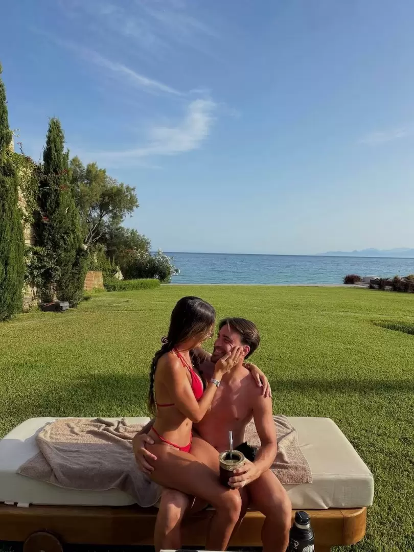 Nicolás Tagliafico y Caro Calvagni recargan energías en un lugar paradisiaco