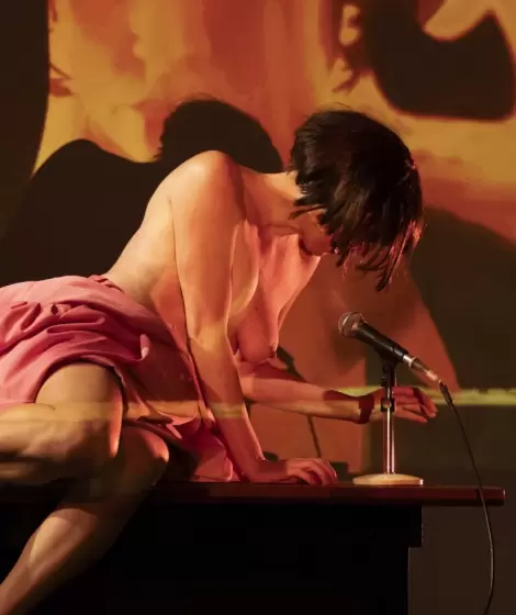 Agostina Prato en "Mis Palabras", una obra de Marcelo Allasino