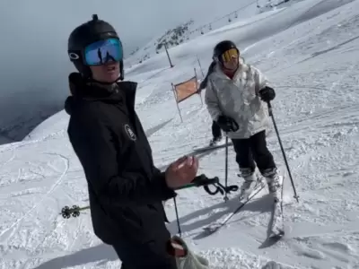 El instructor de ski argentino de Valle Nevado durante el cruce en el que fue acusado de racismo por la influencer brasile�a Ana Carolina Cruz.