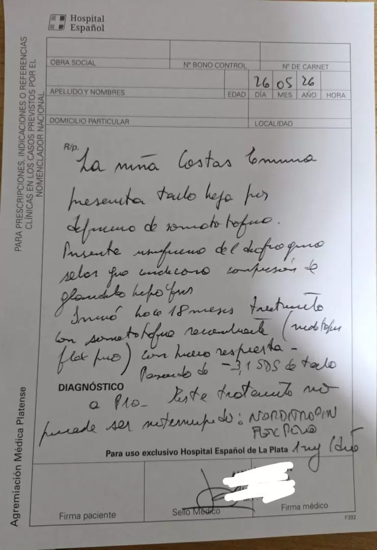 La historia comenzó cuando Emma atravesó una meningitis bacteriana.