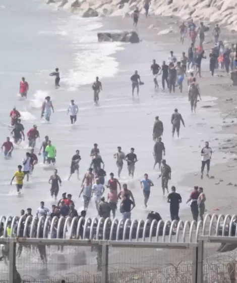 Migrantes marroqu�es entrando en sue�o espa�ol