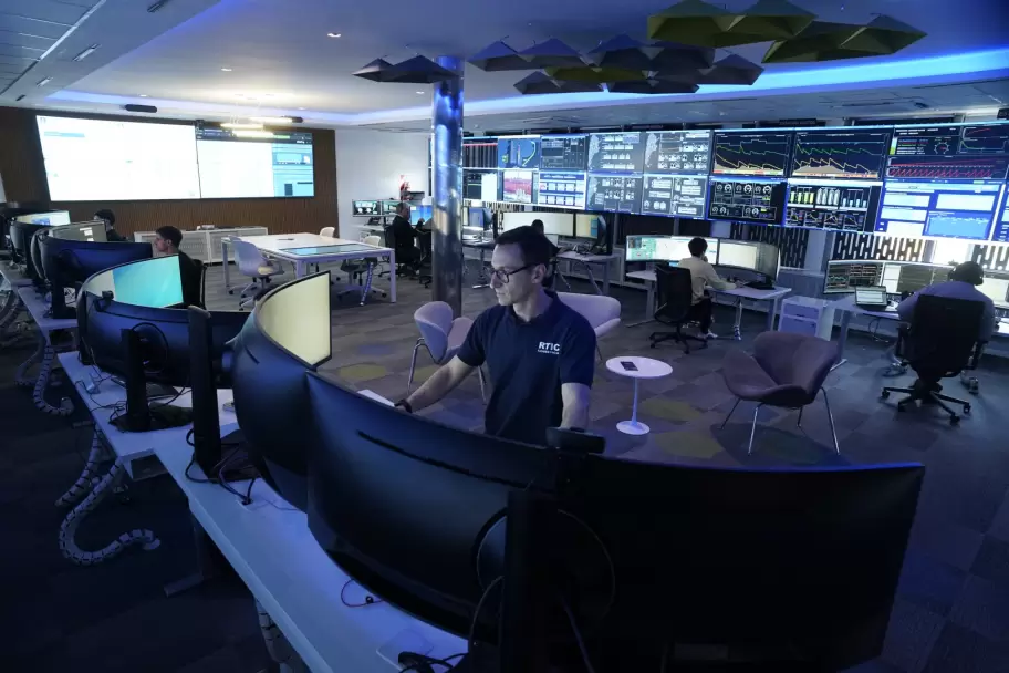 YPF inauguró un centro de monitoreo en tiempo real