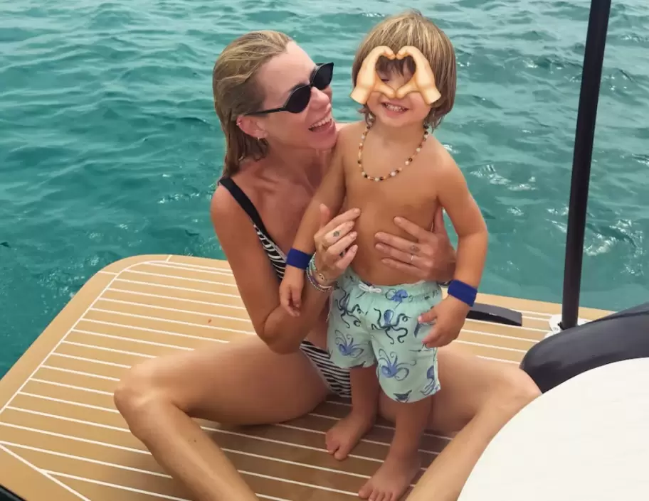 Nicole Neumann y su hijo Cruz en las �ltimas vacaciones familiares.