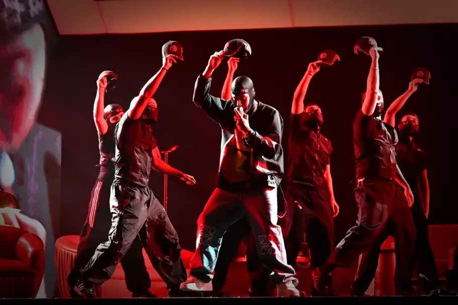 Duki incorpor� bailarines y ah� estuvo Mati Napp para las coreograf�as que dieron forma al show