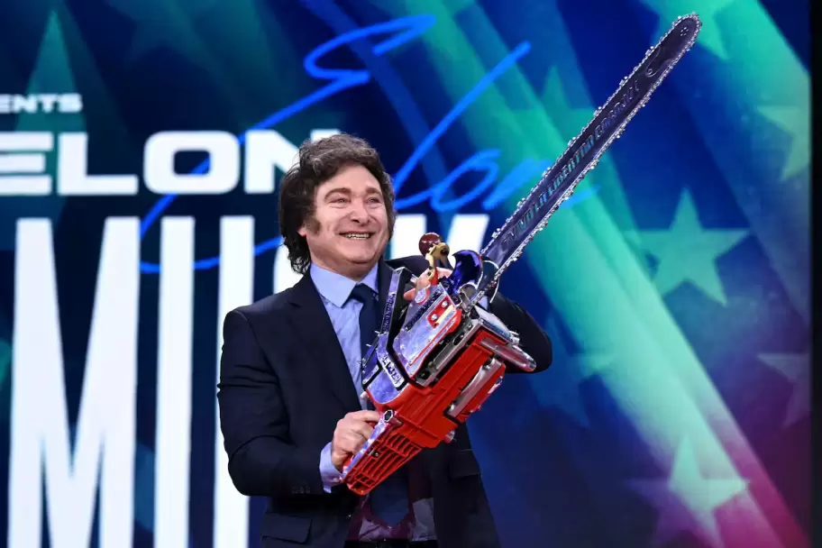 Javier Milei promete seguir con la motosierra