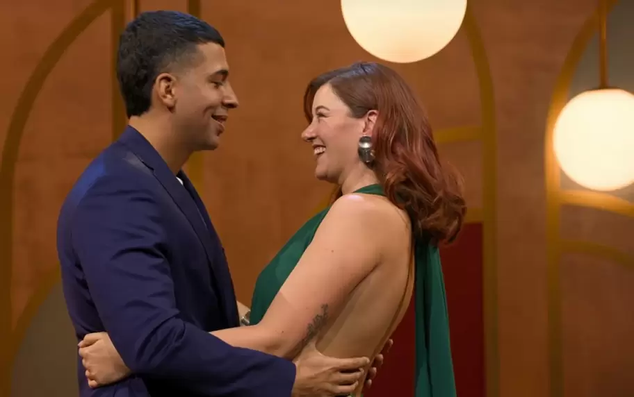 Agustín Trolio y Carolina Vocos en Love Is Blind