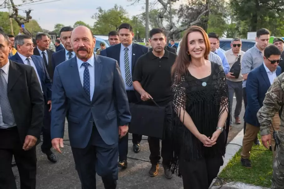 Gildo Insfrán junto a Victoria Villarruel