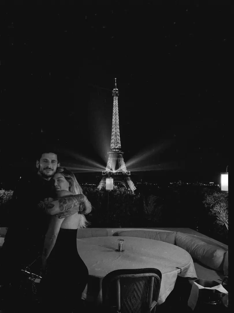 La romántica foto de Wanda Nara y Martín Migueles en Paris