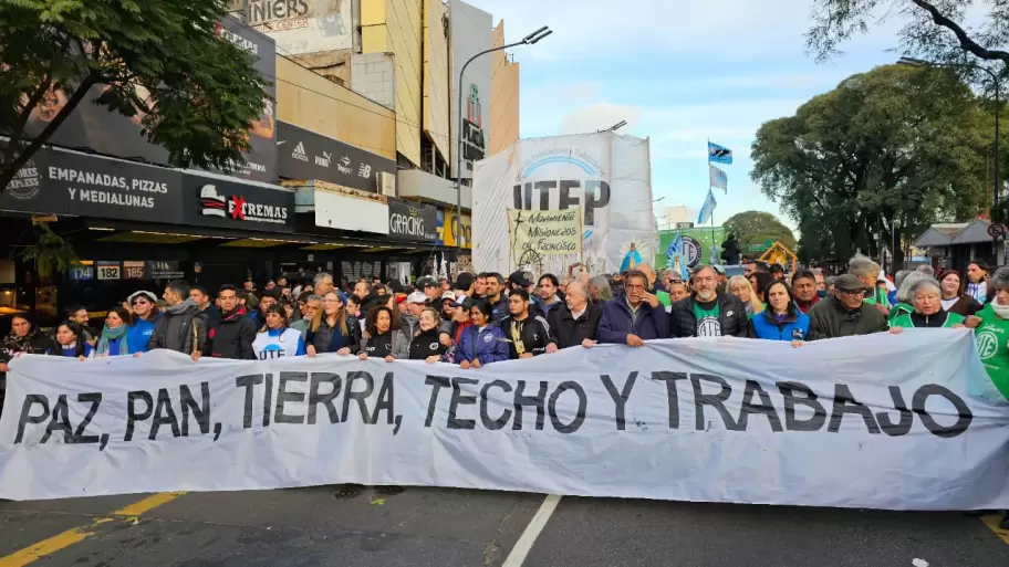 Movimientos sociales, la CGT y las CTA marchar�n de San Cayetano a Plaza de Mayo contra el ajuste