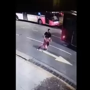 Nuevos videos impactantes de la madrugada de descontrol y escándalo que dejó a Facundo Moyano detenido