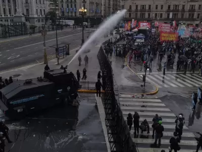 Las fuerzas de seguridad reprimieron sin haber recibido ning�n tipo de ataque por parte de las organizaciones sociales que se manifestaron.