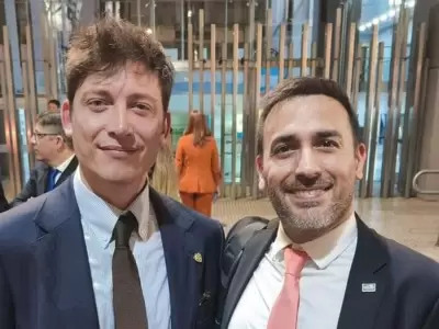 Santiago Caputo junto a Sarubbi Ben�tez