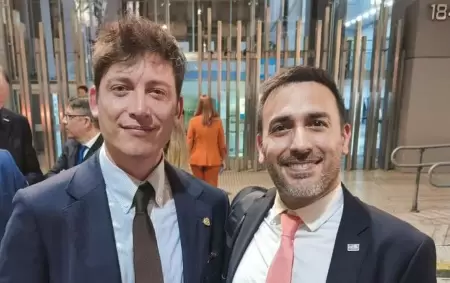 Santiago Caputo junto a Sarubbi Ben�tez
