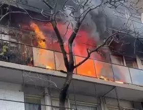 Feroz incendio en el edificio lindero al departamento de Cristina Kirchner