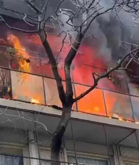 Feroz incendio en el edificio lindero al departamento de Cristina Kirchner