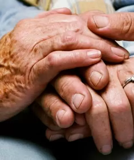 Cipolletti: muri� un jubilado y su esposa qued� internada tras un presunto pacto suicida