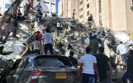 Colombia, bajo los escombros: un terremoto devastador dej� al menos 240 muertos