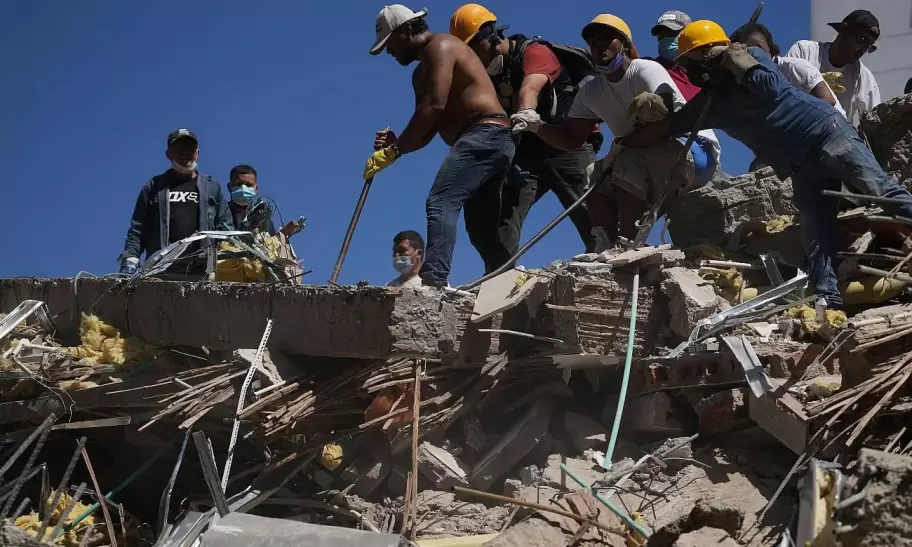 Colombia, bajo los escombros: un terremoto devastador dejó al menos 240 muertos