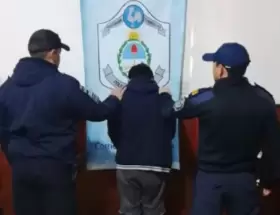 El menor de 16 a�os est� se�alado como autor del femicidio de Cecilia Lazcano e investigan a su novia como la que incit� el crimen.