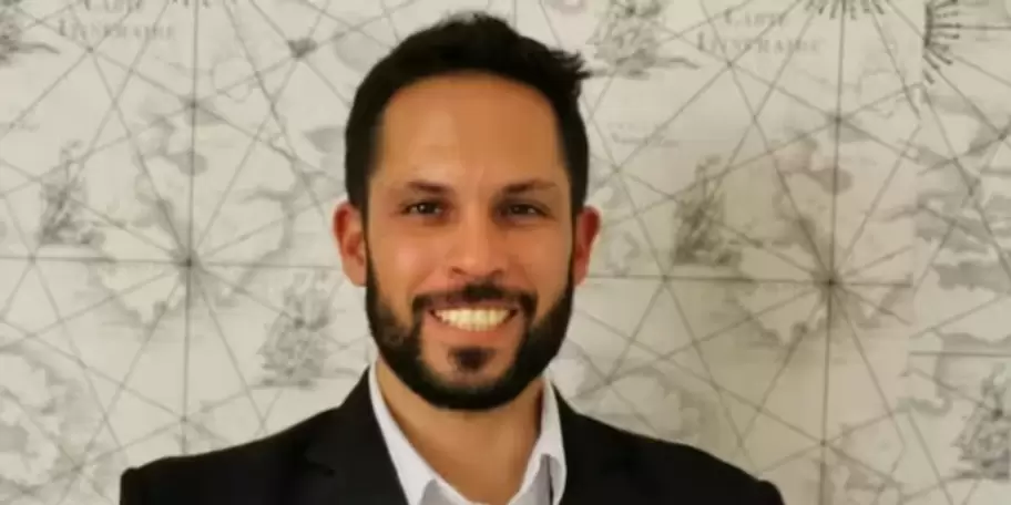 Gonzalo Galván es un psicólogo argentino nacido en Santa Cruz, que sobrevivió al terremoto en Colombia.