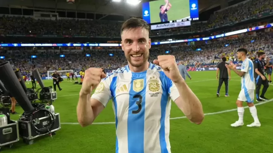 Nicol�s Tagliafico termin� la secundaria mientras disputaba la Copa Am�rica 2021