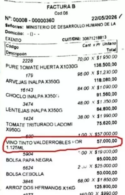 Un comedor escolar rindi� $57 mil por una botella de vino