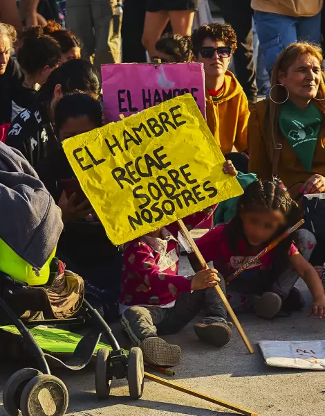 Mujeres endeudadas