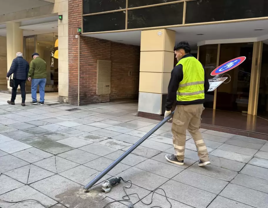Además de las multas, quienes tengan estacionamientos truchos para discapacitados deberán pagar el operativo de remoción y repintado.