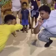 ¿Qué son las "batallas de aura"? El fenómeno viral que saltó de TikTok a las plazas