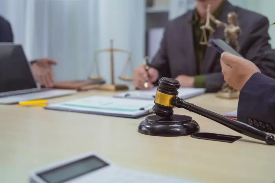 La "industria del juicio" no afloja
