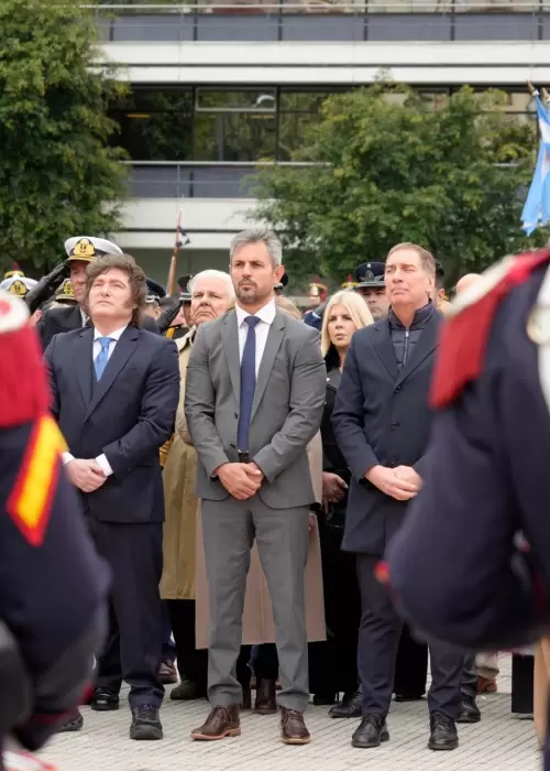 El protagonismo de las fotos de presidencia se concentr� en Mart�n Menem y Santilli