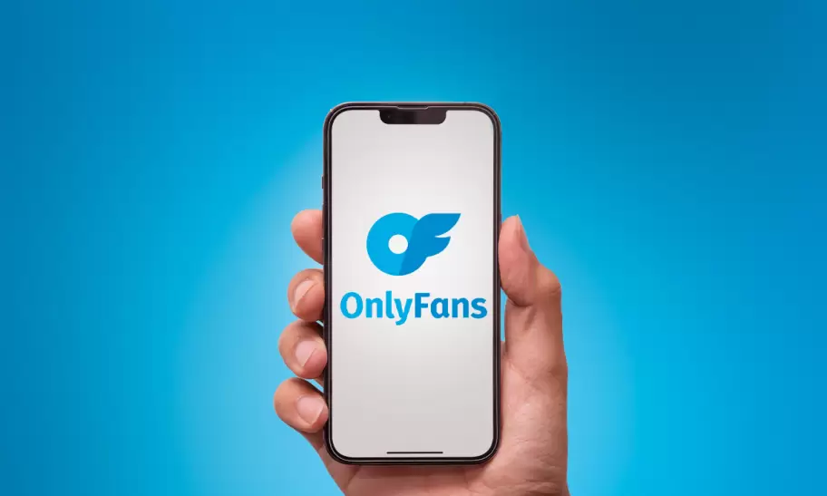 Obligaba a su hermana de 14 años a vender contenido por OnlyFans y Whatsapp