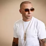 Wisin y el furor por su nuevo "curro": inauguró la Universidad del Perreo y el reguetón ahora también quiere tener título